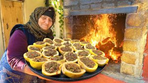 پخت دلمه شکم پر خوشمزه در اجاق سنتی! | زندگی روستایی آذربایجان